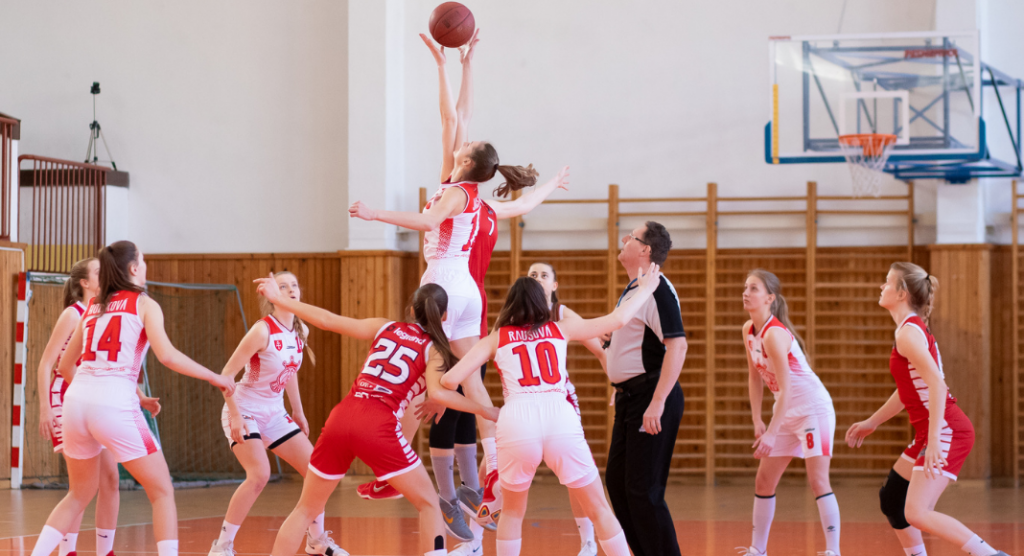 women's basketball team plays in a game